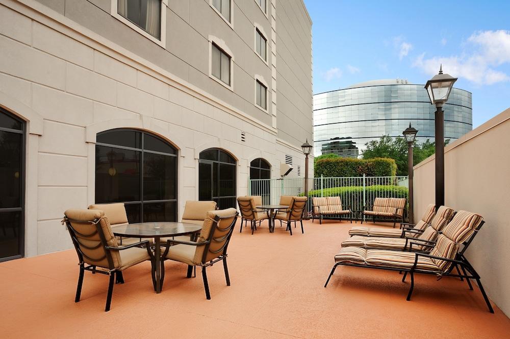 Embassy Suites By Hilton Houston Near The Galleria Zewnętrze zdjęcie