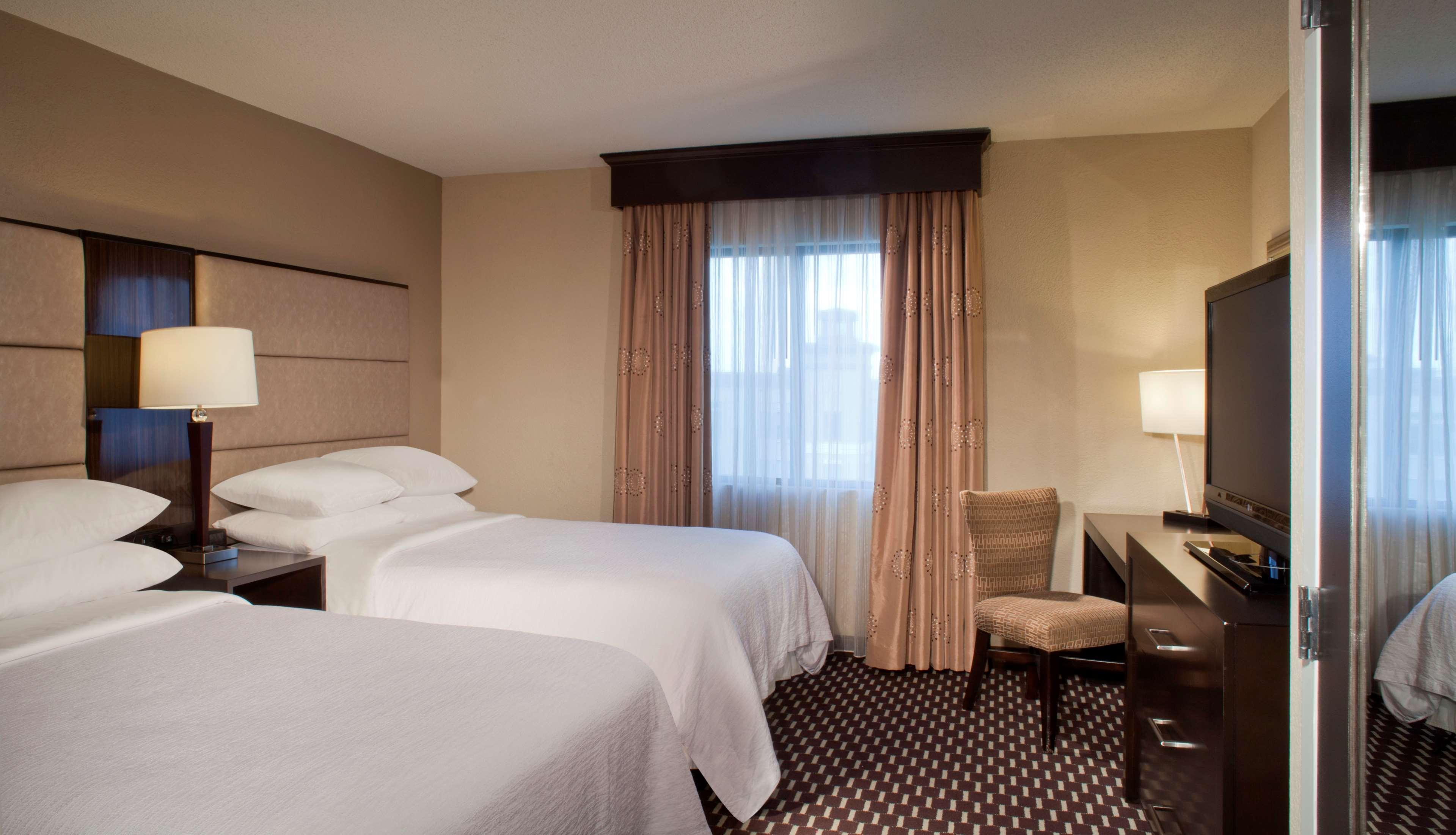 Embassy Suites By Hilton Houston Near The Galleria Zewnętrze zdjęcie
