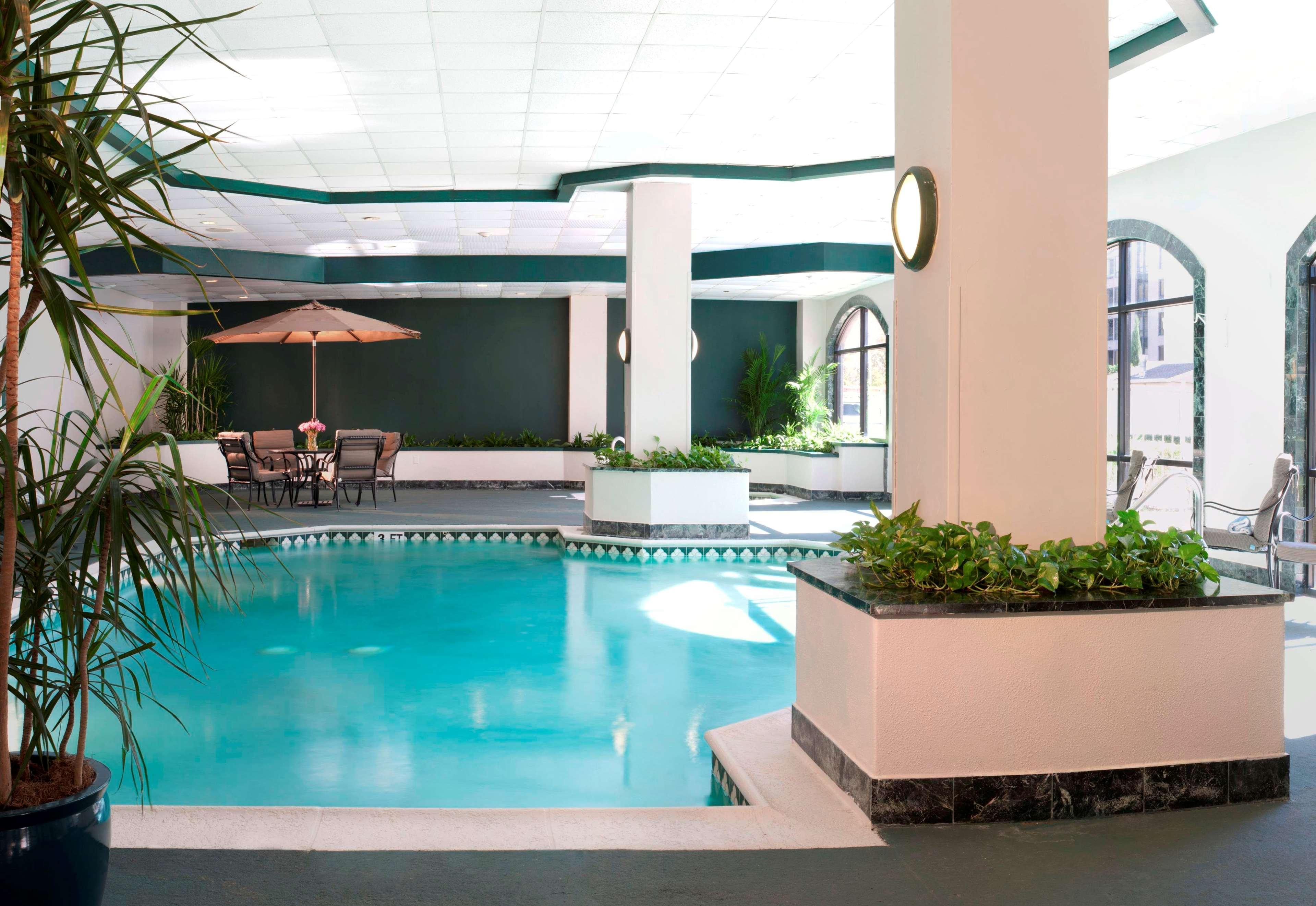 Embassy Suites By Hilton Houston Near The Galleria Zewnętrze zdjęcie