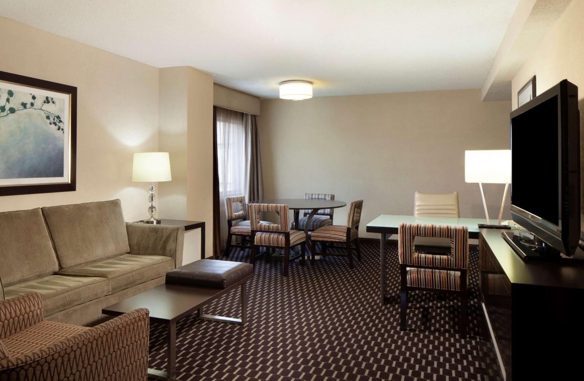 Embassy Suites By Hilton Houston Near The Galleria Zewnętrze zdjęcie