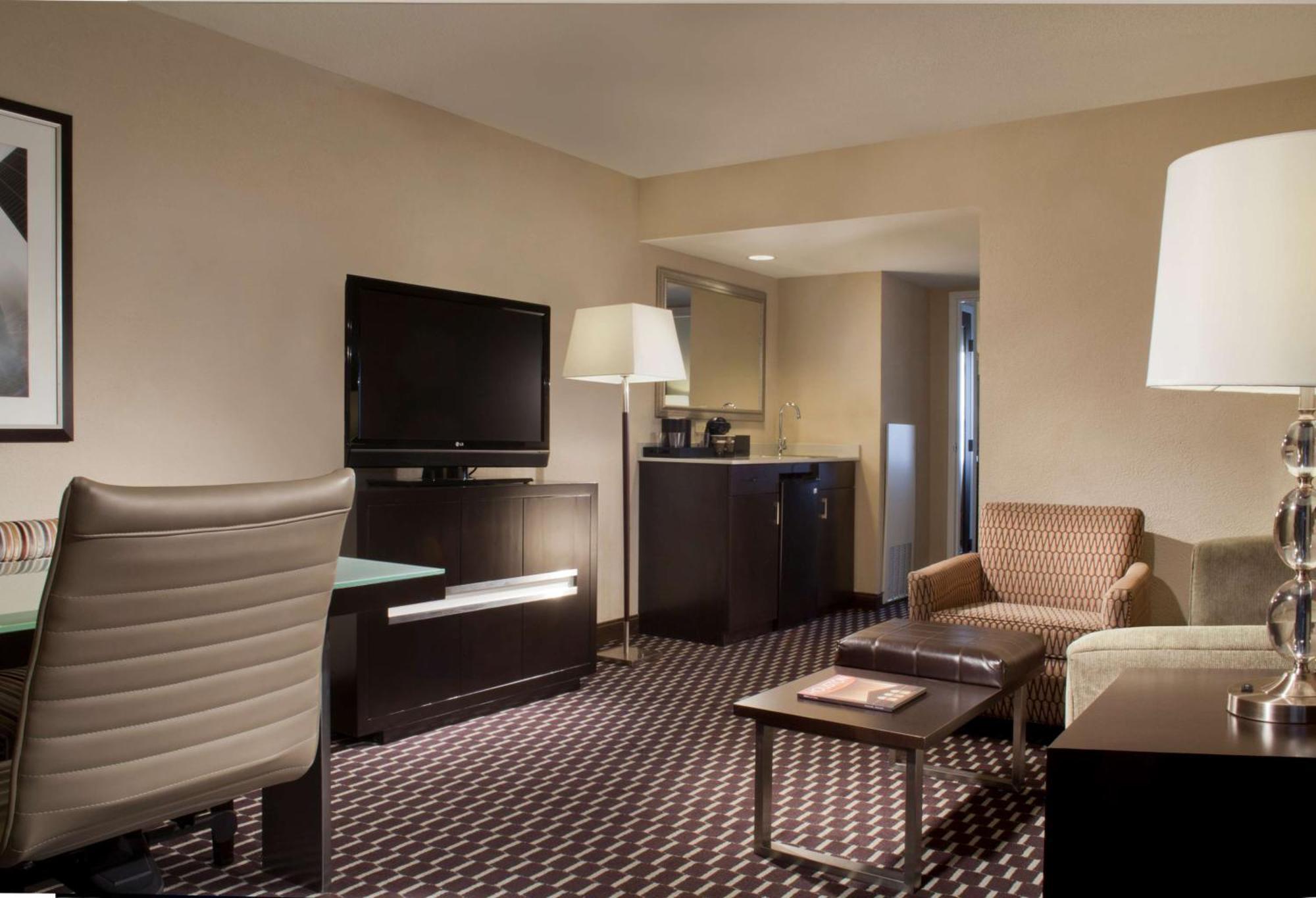 Embassy Suites By Hilton Houston Near The Galleria Zewnętrze zdjęcie