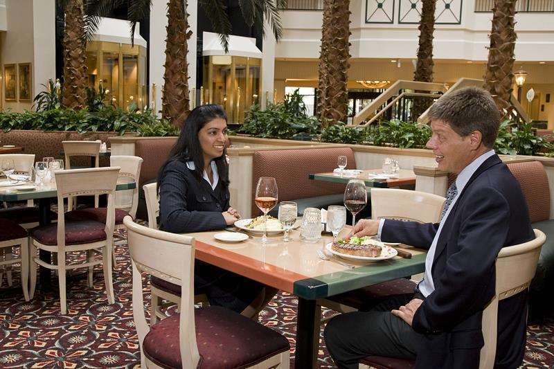 Embassy Suites By Hilton Houston Near The Galleria Restauracja zdjęcie